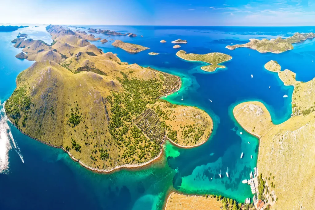 Inselwelt des Nationalparks Kornati in der Adria